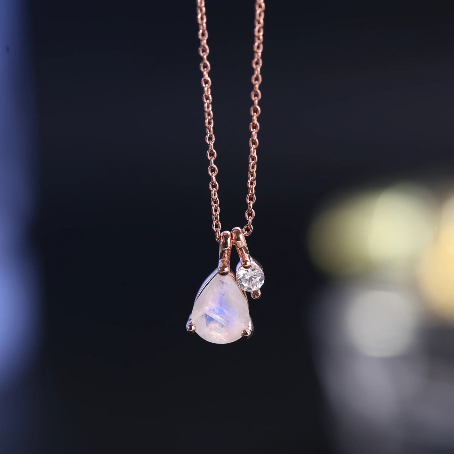 Lovisa - Collana in argento sterling con ciondolo a forma di croce con zirconia cubica taglio marquise Lovisa - Collana in argento sterling con ciondolo a forma di croce con zirconia cubica taglio marquise