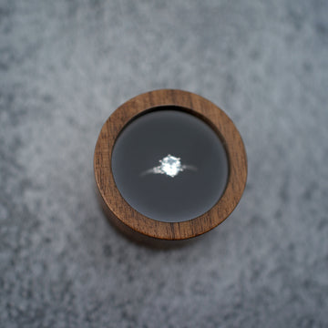 Transparent ring display box round walnut wood