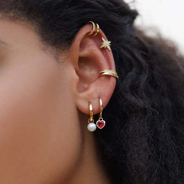 Pearl mono earring