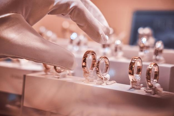 How to Ensure Quality When Working With a Jewelry Manufacturer