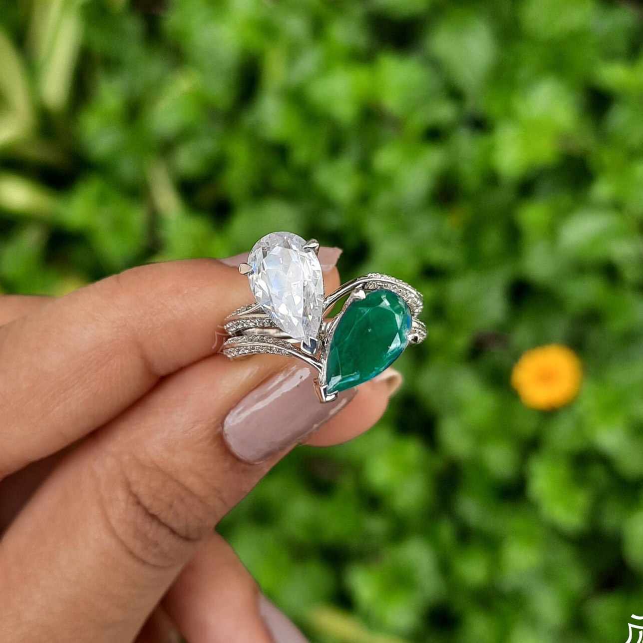 Decoding The Meaning Of Pear-Shaped Engagement Rings
