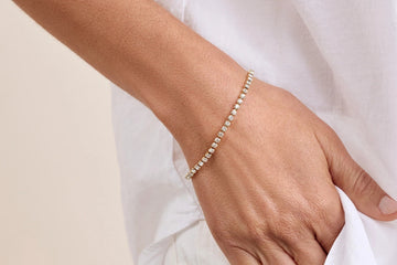 What is a tennis bracelet? How much? How to wear it? Rosery Poetry