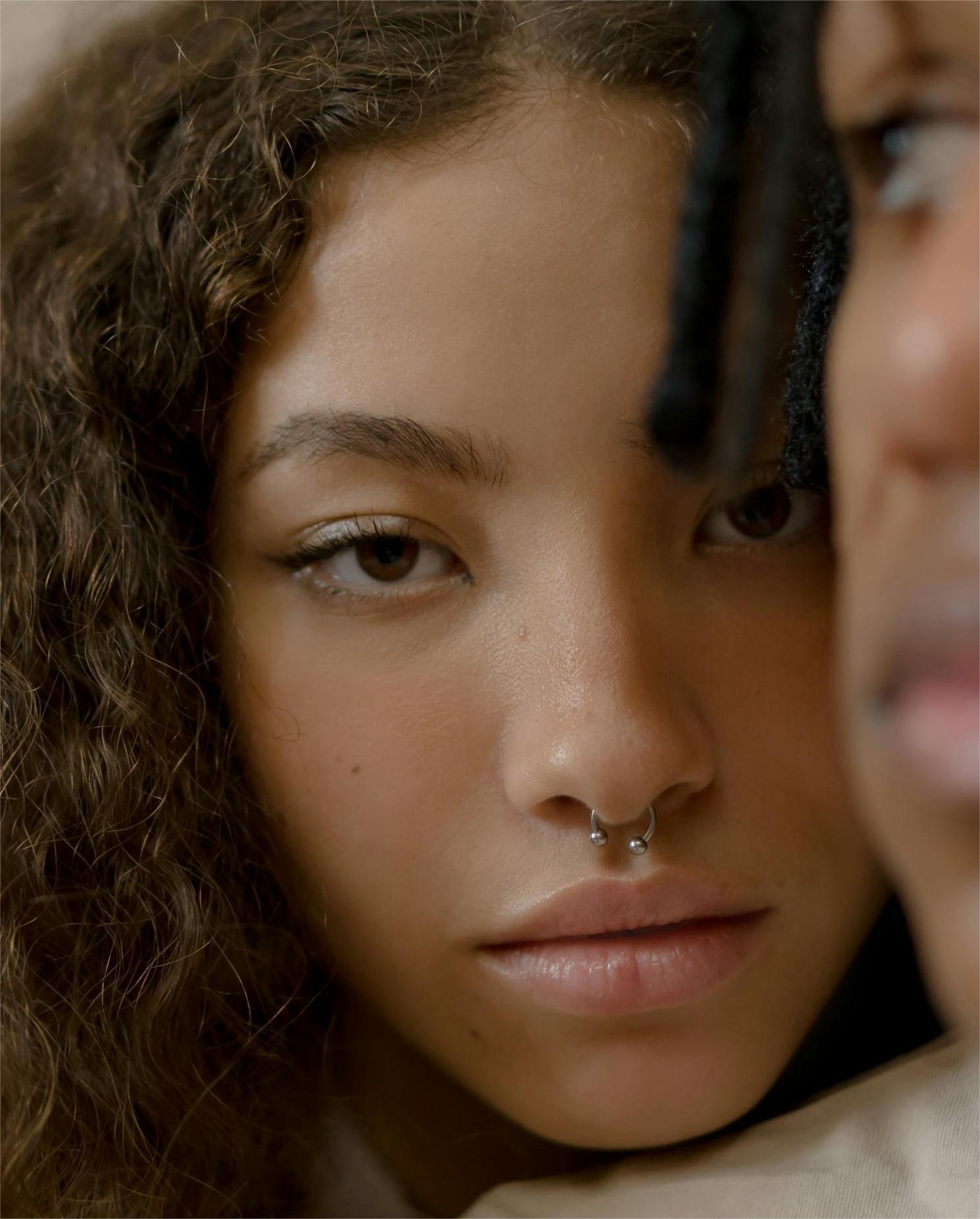 Septum Ring Sizes: What Gauge Is a Septum Piercing? Rosery Poetry