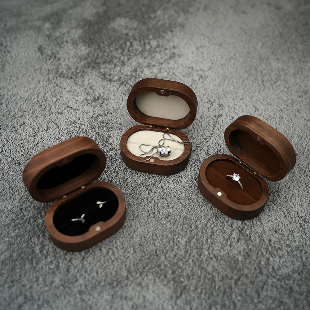 Engagement ring box customizable made of walnut wood and velvet vintage-style