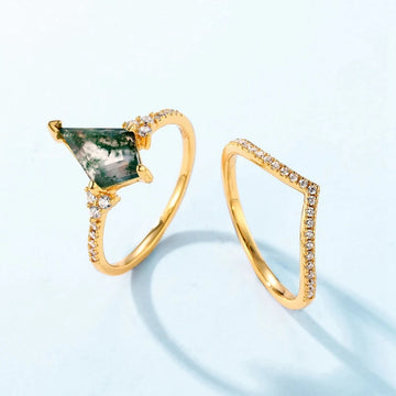 Kite cut moss agate ring engagement ring set made of 9K 14K 18K gold and sterling silver with a curved wedding ring