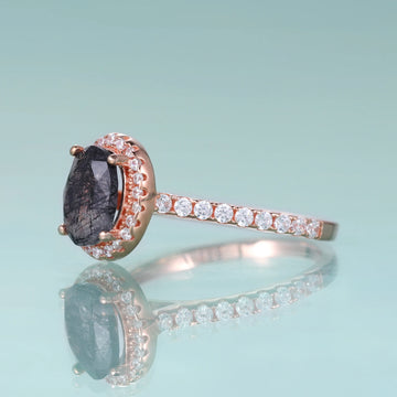 Anillo de bodas de cuarzo rutilado con corte ovalado y halo de cuarzo rutilado negro natural