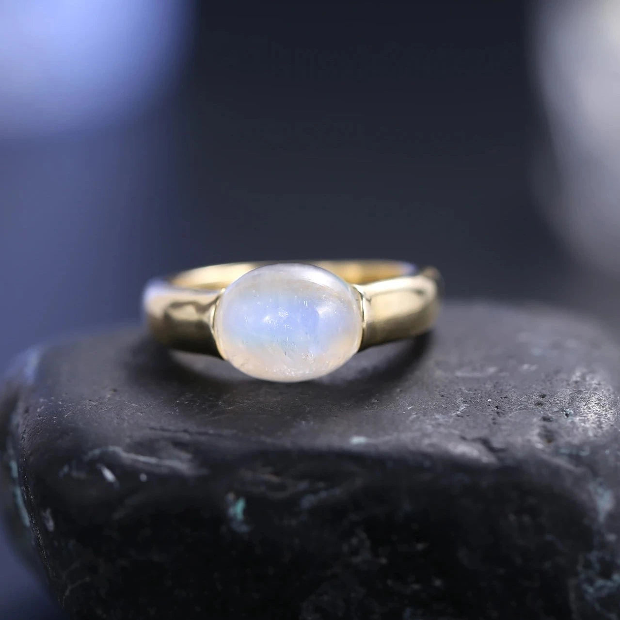 Anello da uomo in pietra di luna in argento sterling dorato semplice e minimalista