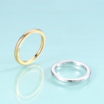 Aliança de casamento em ouro liso simples e clássica