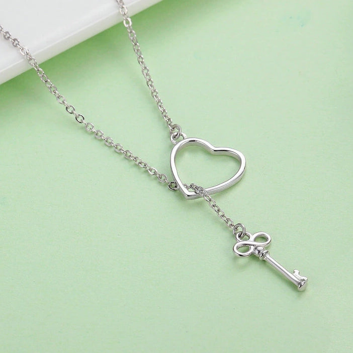 Sweet heart and key necklace DejaChic