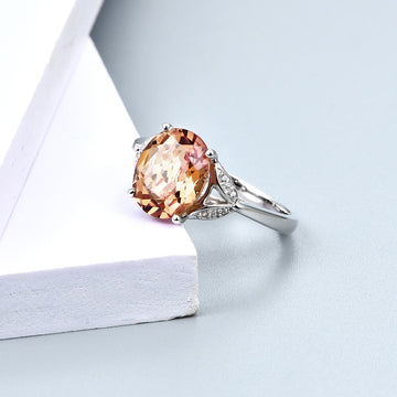 Cambio de color del anillo de piedras preciosas de zultanita