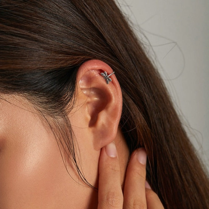 Ear cuff with a dragonfly in sterling silver vintage style