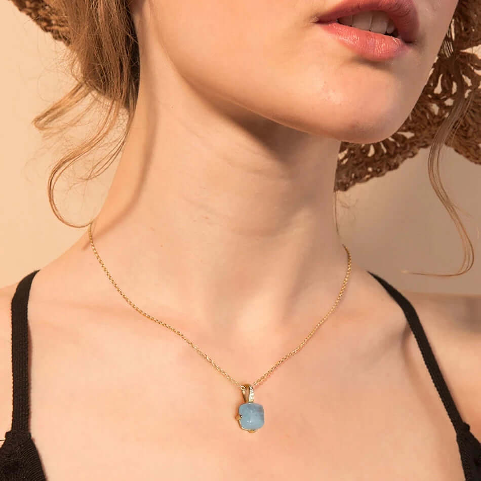 Aquamarine pendant necklace thejoue